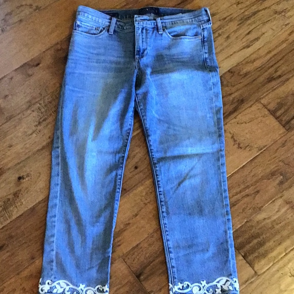 Lucky Brand sweet crop embroidery detail on hem cropped jeans